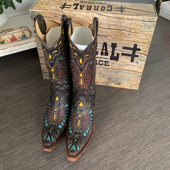 Corral Vintage Cowgirls Boots - Picture 2 of 5
